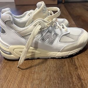 Limited Edition New Balance 990v2 sold out